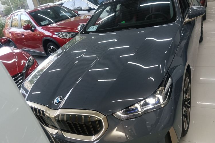 宝马5系 2024款 530Li 尊享型 豪华套装车身外观2