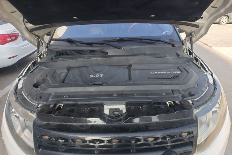 陆风X7 2015款 2.0T 全景尊贵版机舱底盘24