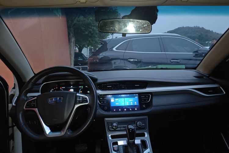吉利汽车 帝豪 2018款 1.5L CVT向上互联版中控内饰12