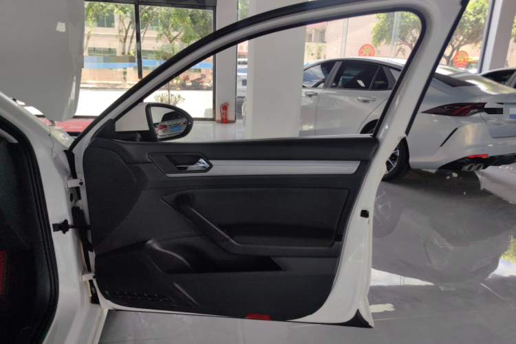 大众 凌渡 2018款 230TSI DSG风尚版中控内饰7005