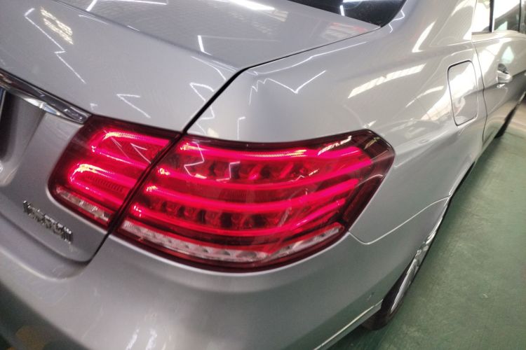 奔驰E级 2015款 E 200 L车身外观9