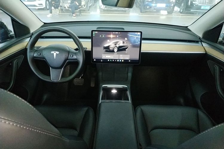 特斯拉 Model Y 2022款 改款 后轮驱动版中控内饰12
