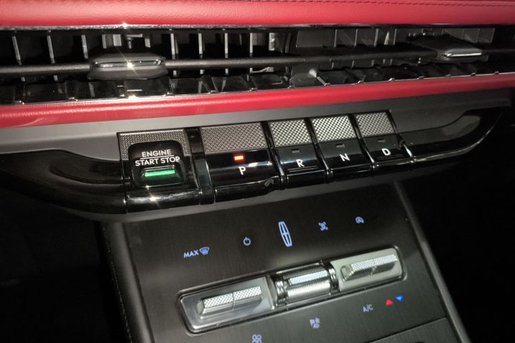 林肯 冒险家 2023款 2.0T 四驱尊雅版中控内饰18