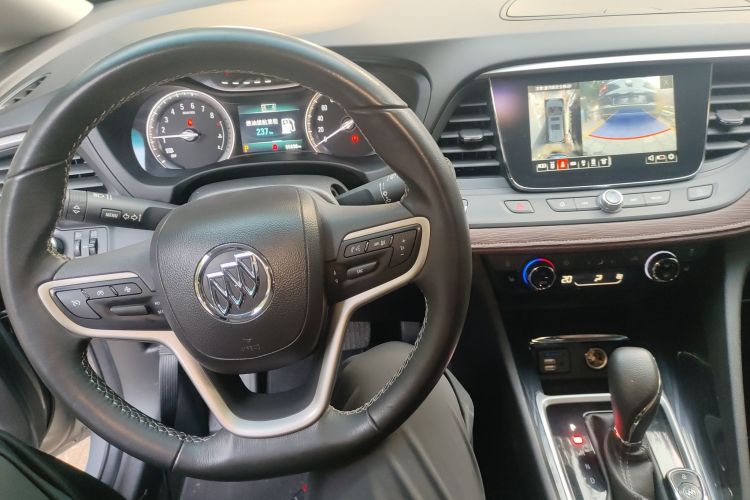 别克GL6 2018款 18T 6座尊贵型中控内饰7002