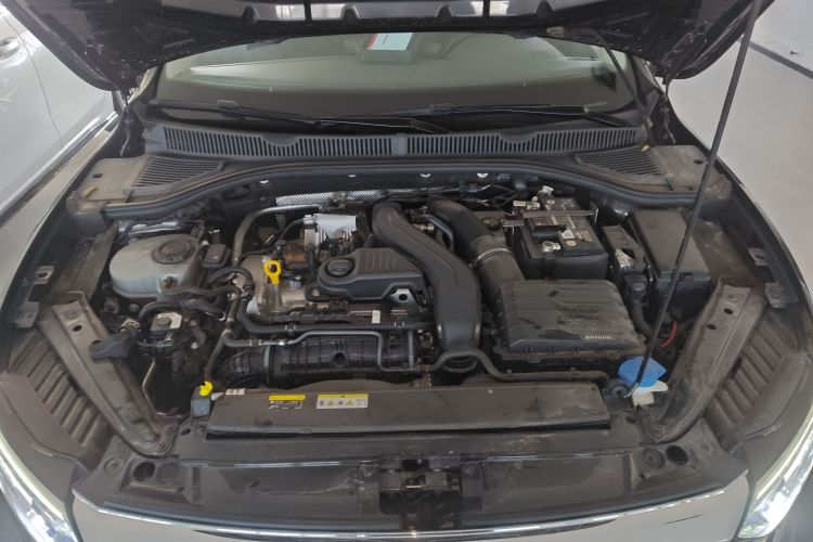 大众 速腾 2023款 300TSI DSG卓越版机舱底盘24