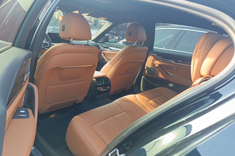 宝马5系 2020款 530Li 尊享型 M运动套装中控内饰21