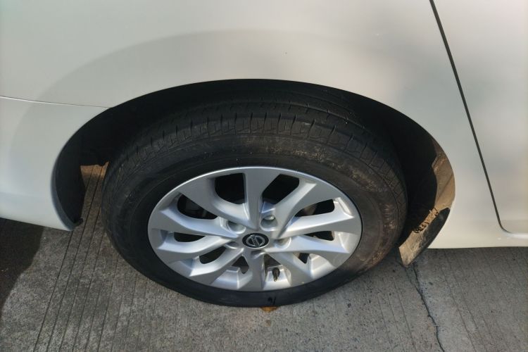 日产 轩逸 2024款 经典 1.6XE CVT舒适版车身外观6008