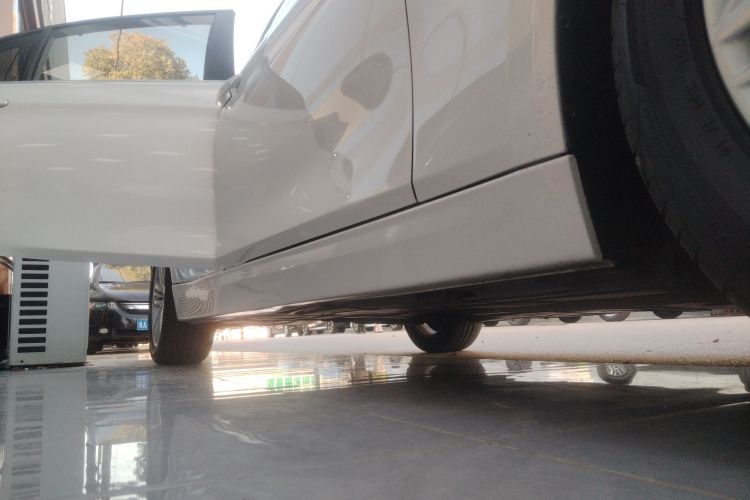 宝马3系 2017款 320Li 时尚型局部细节9001