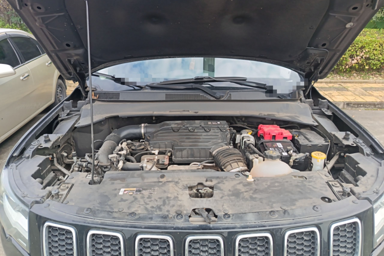 Jeep 指南者 2020款 220T 自动精英版局部细节24