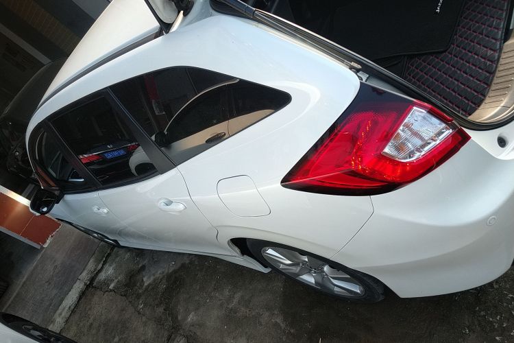 本田 杰德 2013款 1.8L 自动舒适版 5座车身外观4