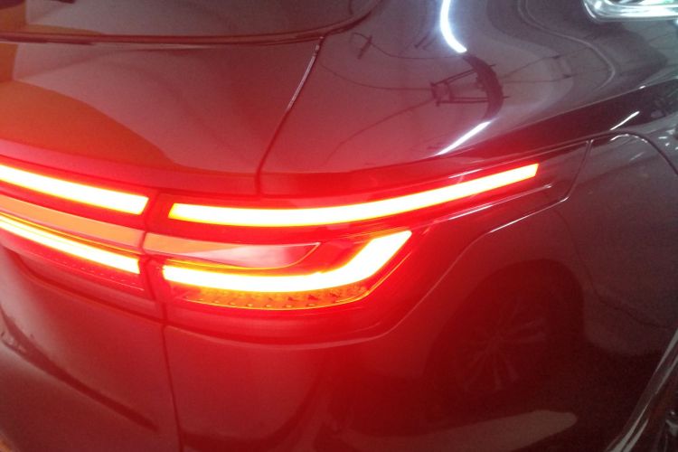 理想汽车 理想ONE 2021款 增程6座版车身外观9