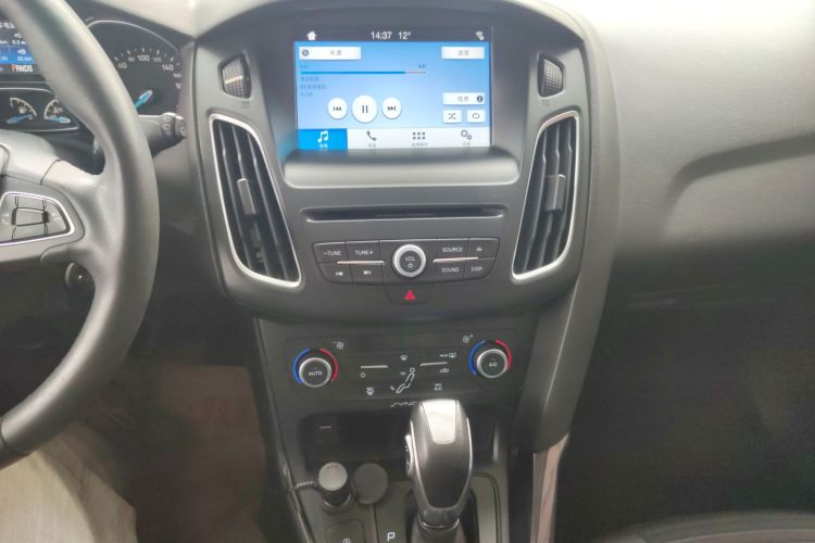 福特 福克斯 2018款 两厢经典 EcoBoost 180 自动精英型局部细节16