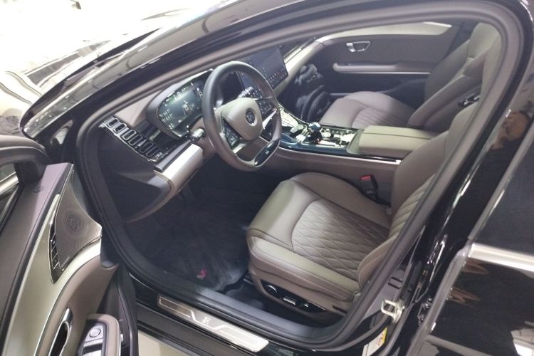 比亚迪 汉 2025款 DM-i 125KM尊贵型中控内饰7003