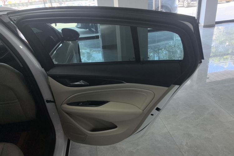 别克 君威 2020款 552T 精英型中控内饰7006