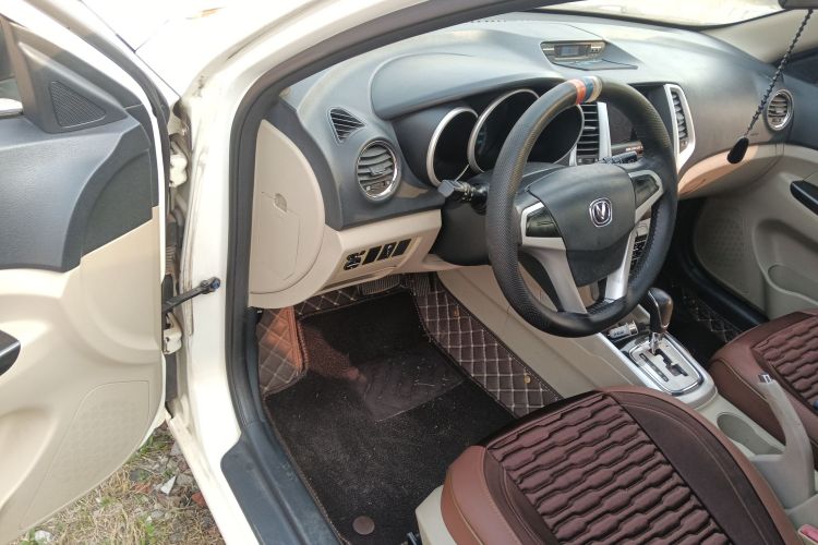 长安 逸动 2014款 1.6L 自动豪华型中控内饰7003