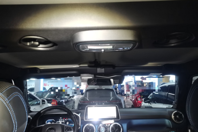 北京越野 北京BJ40 2019款 PLUS 2.3T 自动四驱尊享版 国VI中控内饰22