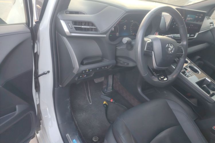 丰田 赛那SIENNA 2021款 2.5L混动 至尊版中控内饰20