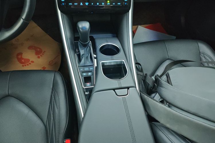 丰田 亚洲龙 2023款 双擎 2.5L XLE尊贵版局部细节18