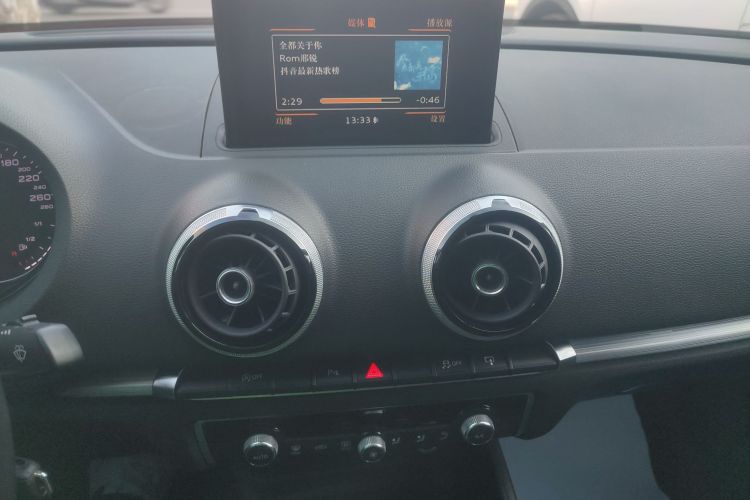 奥迪A3 2016款 Limousine 35 TFSI 风尚型中控内饰16