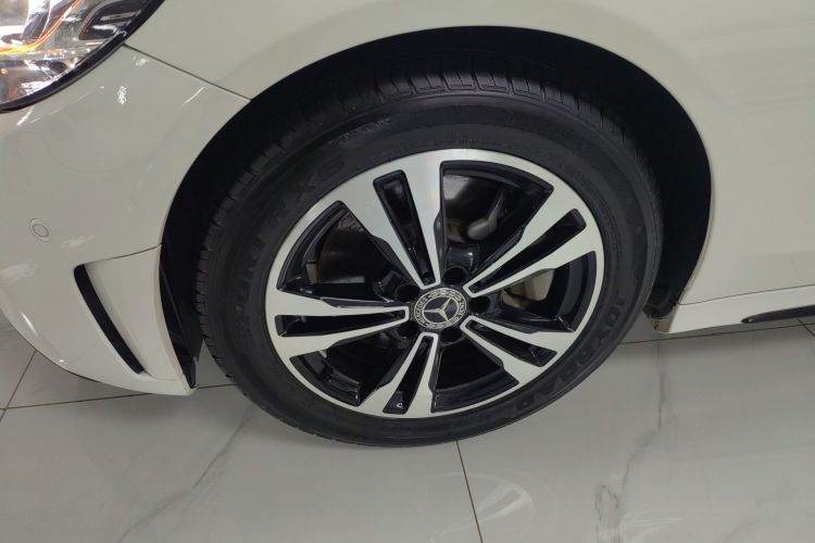 奔驰C级 2019款 C 260 运动版车身外观35