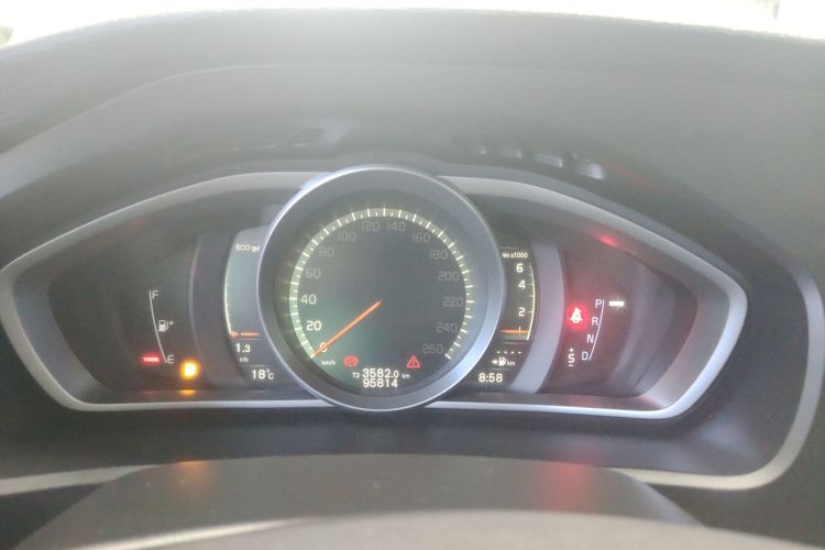 沃尔沃V40 2017款 T3 智雅版中控内饰14