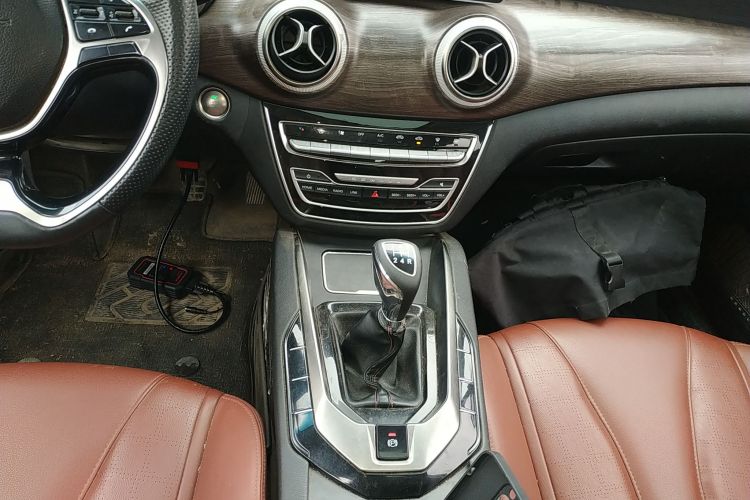 北京汽车 绅宝D50 2019款 1.5L 手动尊贵版 国VI中控内饰18