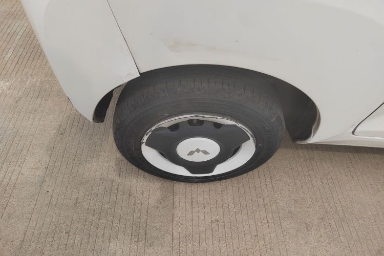 五菱汽车 宏光MINIEV 2022款 自在款 磷酸铁锂车身外观6008