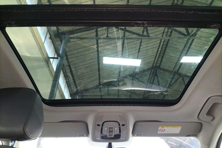 奥迪A4L 2017款 40 TFSI 时尚型中控内饰22