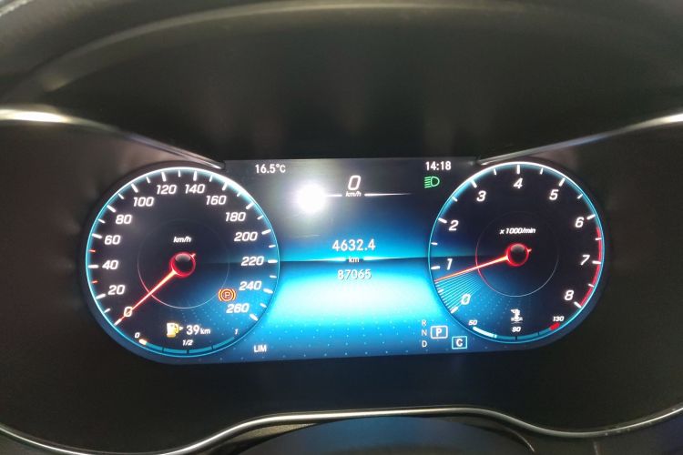 奔驰GLC 2020款 GLC 260 L 4MATIC 豪华型中控内饰14