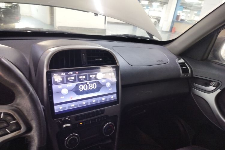 奇瑞 瑞虎3 2015款 1.6L CVT智尚纪念版中控内饰12