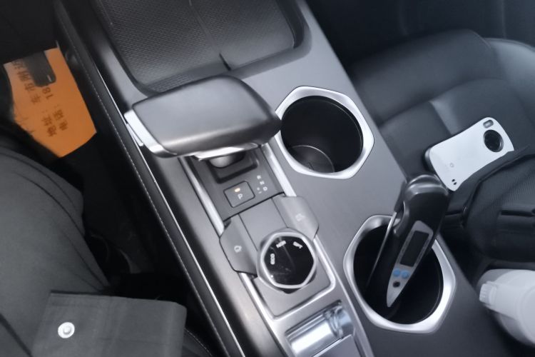 长安CS55PLUS 2022款 第二代 1.5T DCT尊贵型中控内饰18