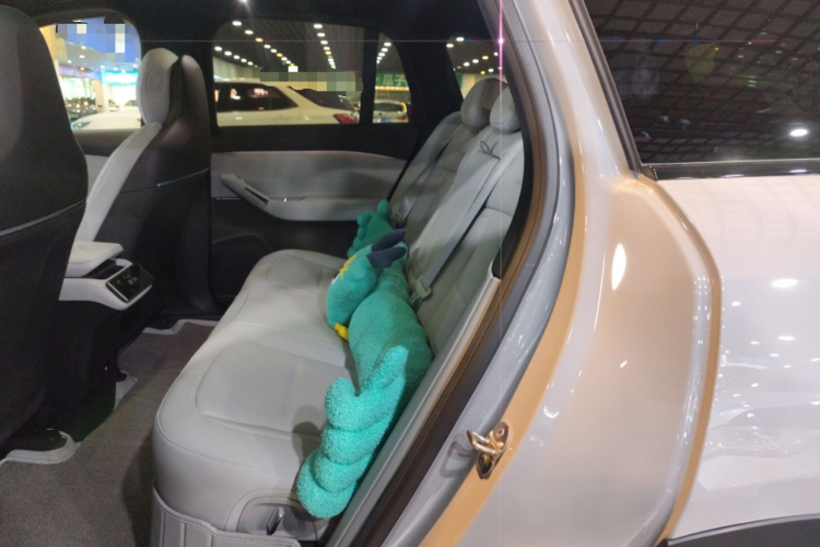 蔚来ES6 2023款 75kWh中控内饰7004