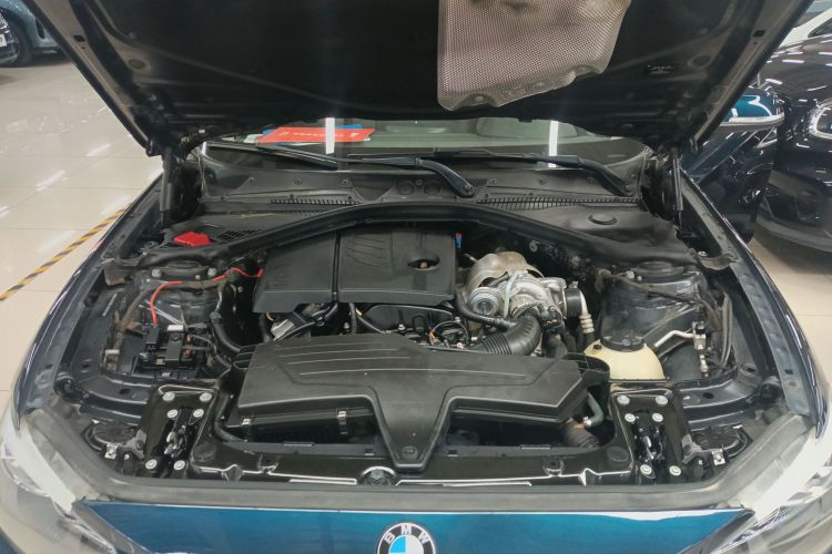 宝马1系(进口) 2013款 改款 116i 领先型机舱底盘24