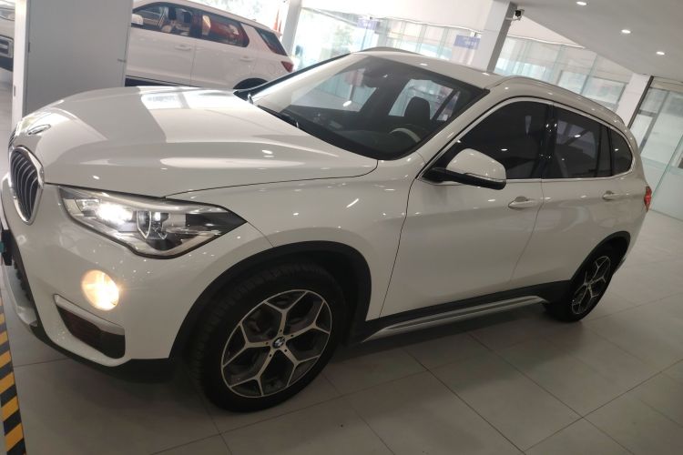 宝马X1 2019款 sDrive18Li 尊享型车身外观6003