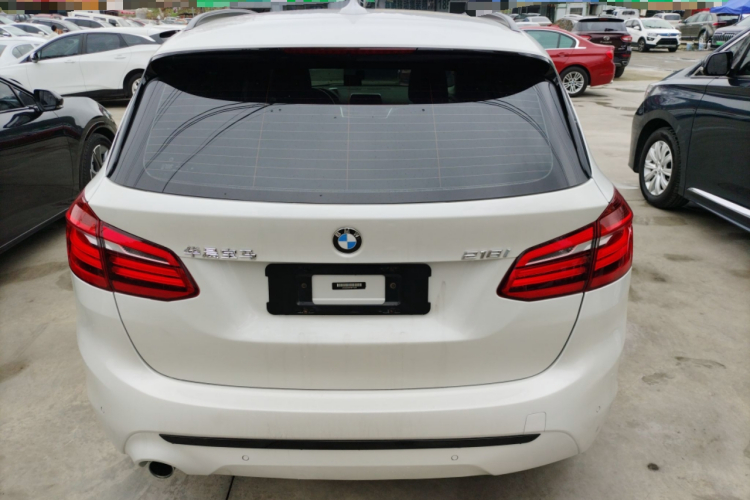 宝马2系旅行车 2016款 218i 运动设计套装车身外观6004