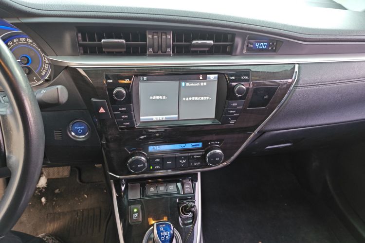 丰田 卡罗拉 2016款 双擎 1.8L E-CVT豪华版中控内饰16