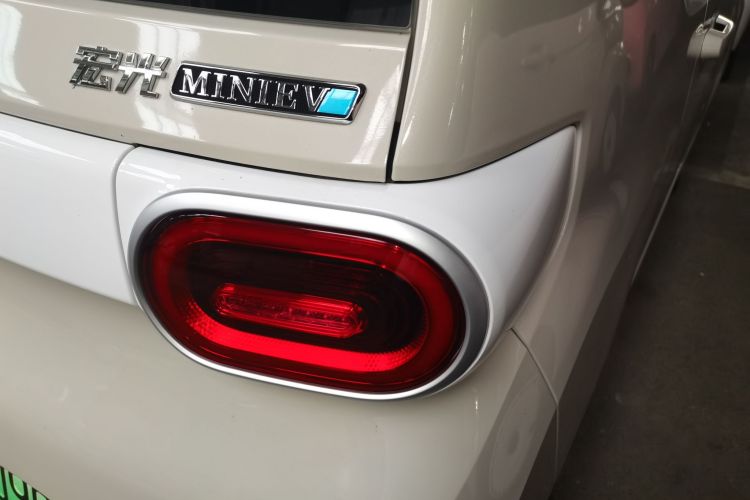 五菱汽车 宏光MINIEV 2024款 第三代 215km 青春版车身外观9