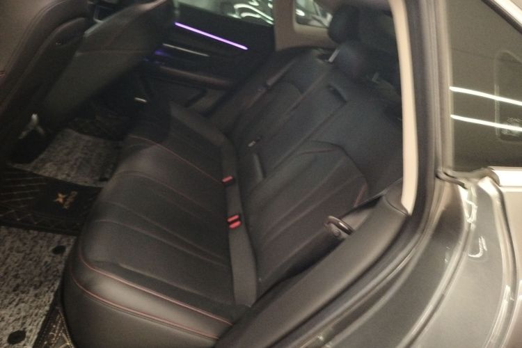 小鹏P7 2020款 586N中控内饰21