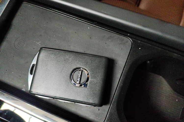 沃尔沃V90 2024款 Cross Country B5 AWD 智尊版中控内饰11