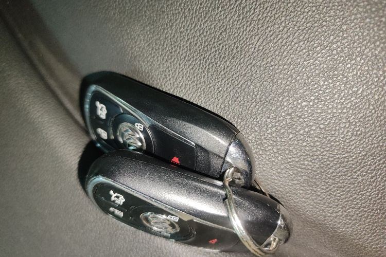 别克 君威 2017款 20T 精英型中控内饰11