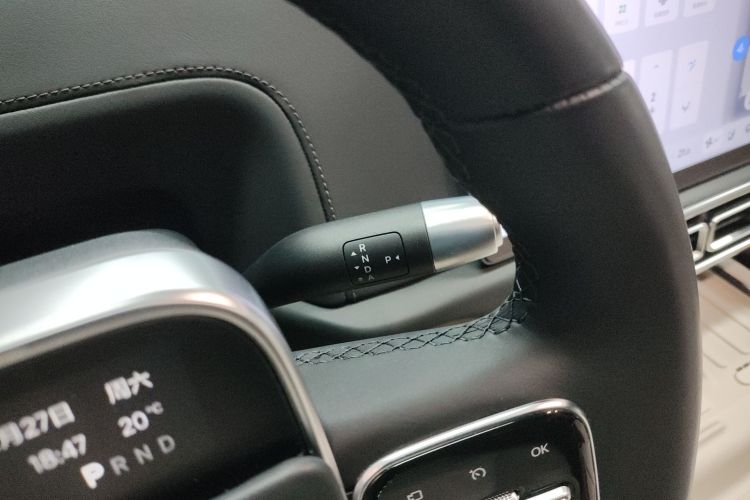 理想汽车 理想L9 2022款 Max中控内饰18