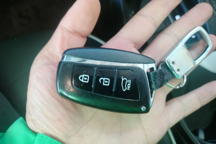 现代 胜达 2017款 2.0T 自动四驱智能型 7座中控内饰11