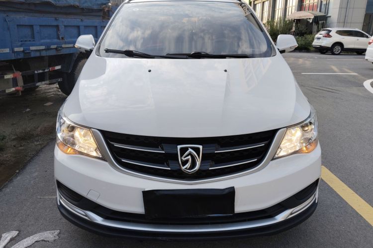 宝骏730 2019款 1.5L 手动超值型 7座 国VI车身外观2