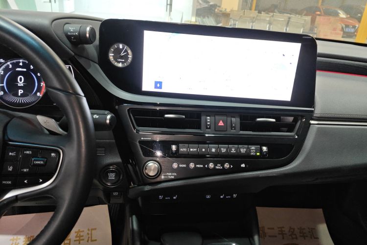 雷克萨斯ES 2024款 200 臻享版局部细节16