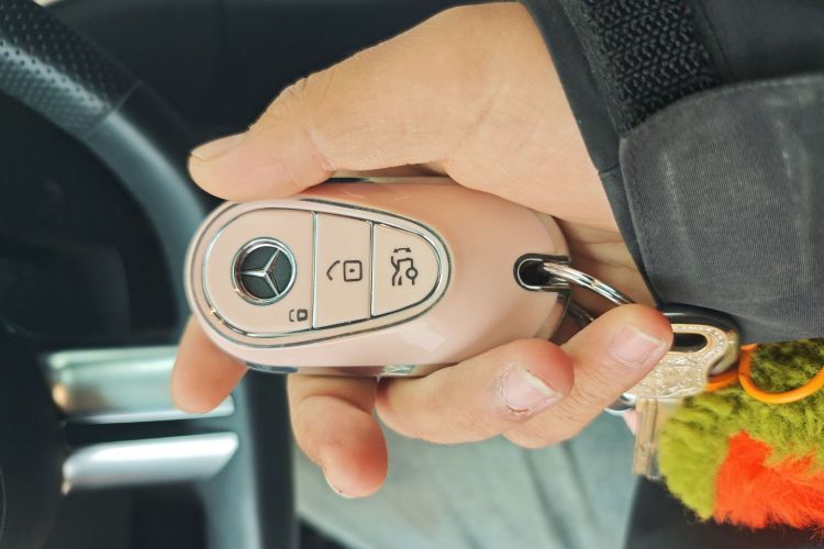 奔驰C级 2023款 改款 C 200 L 运动版中控内饰11