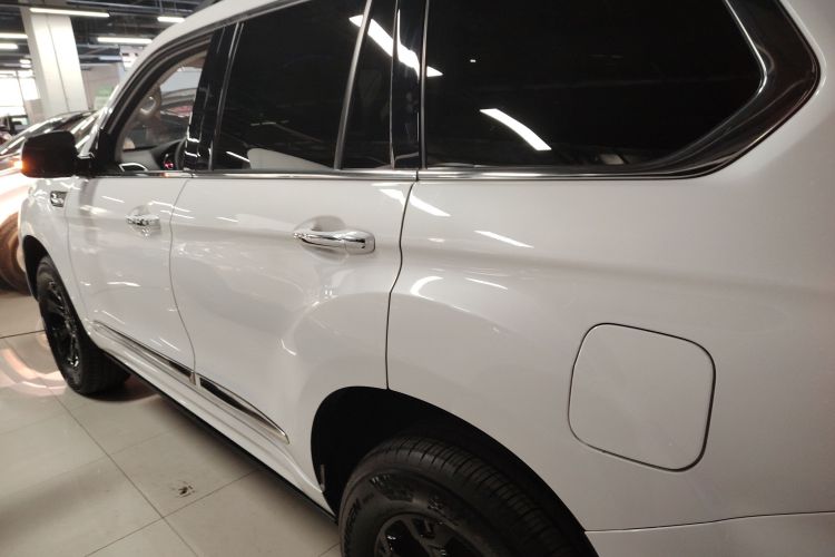 哈弗H9 2017款 2.0T 柴油四驱尊享型 5座车身外观4