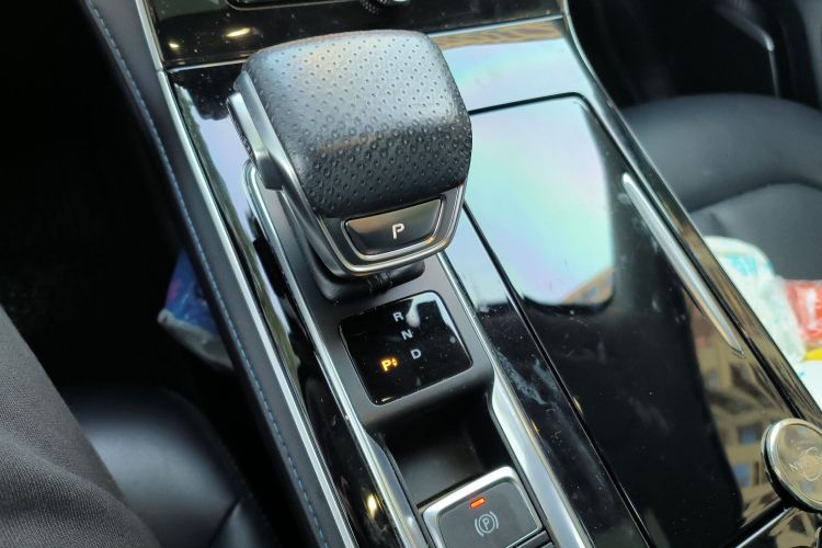 飞凡汽车 飞凡ER6 2021款 新动版 620km 智享版中控内饰18