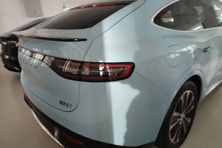 鸿蒙智行 智界R7 2025款 增程 251km Max车身外观9