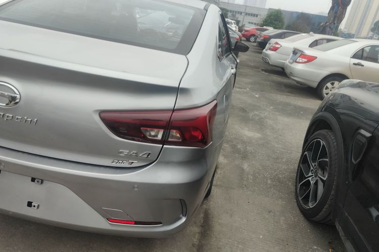 广汽传祺 传祺GA4 2018款 200T 手动豪华版车身外观9