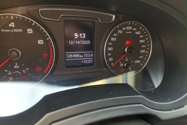 奥迪Q3 2016款 30 TFSI 标准型中控内饰15